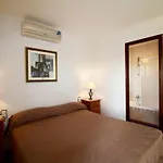 Casa Amplia Con Piscina Privada Y Aire Acondicionado - Es-258-71 *